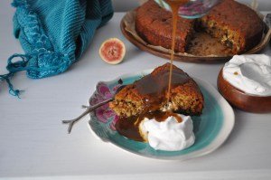 Daddelkake Med Karamellsaus Og Pisket KokosKrem